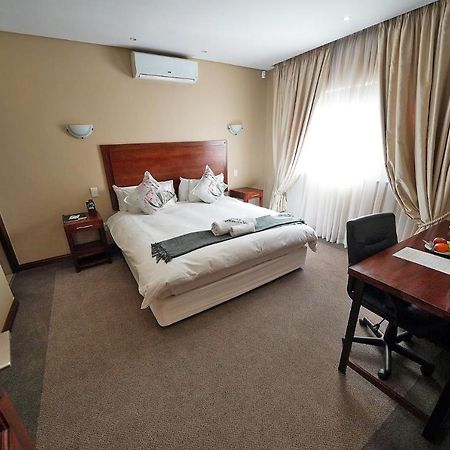 Over The Moon Guesthouse Johannesburg Zewnętrze zdjęcie