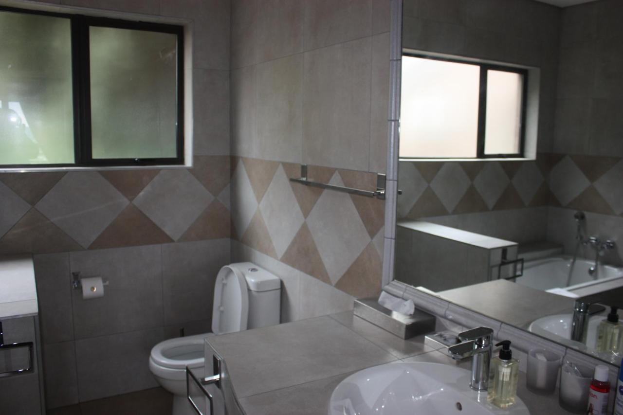 Over The Moon Guesthouse Johannesburg Zewnętrze zdjęcie